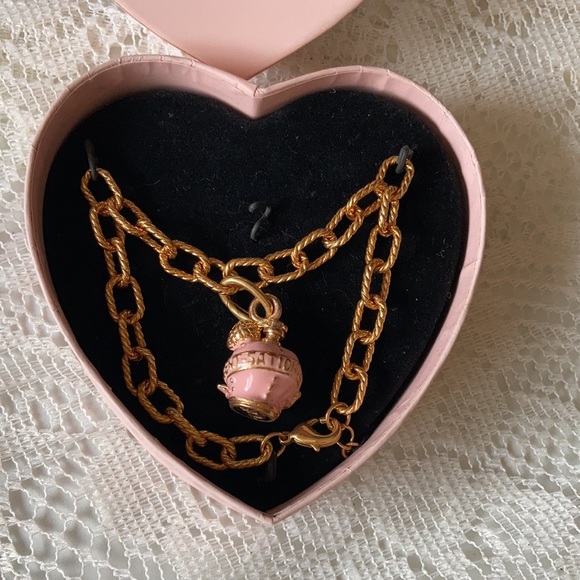 Mary Kay Pink Perfume Bottle Charm Bracelet NIB - Picture 2 of 5